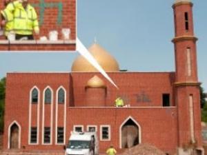 Continúan los ataques a las mezquitas